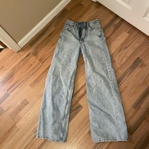 Wide leg high waisted jeans